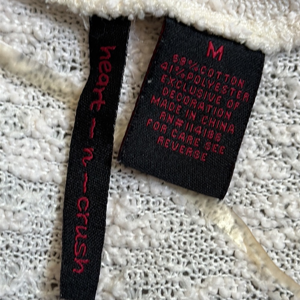Heart n Crush Sweater Size Medium - Picture 5 of 5